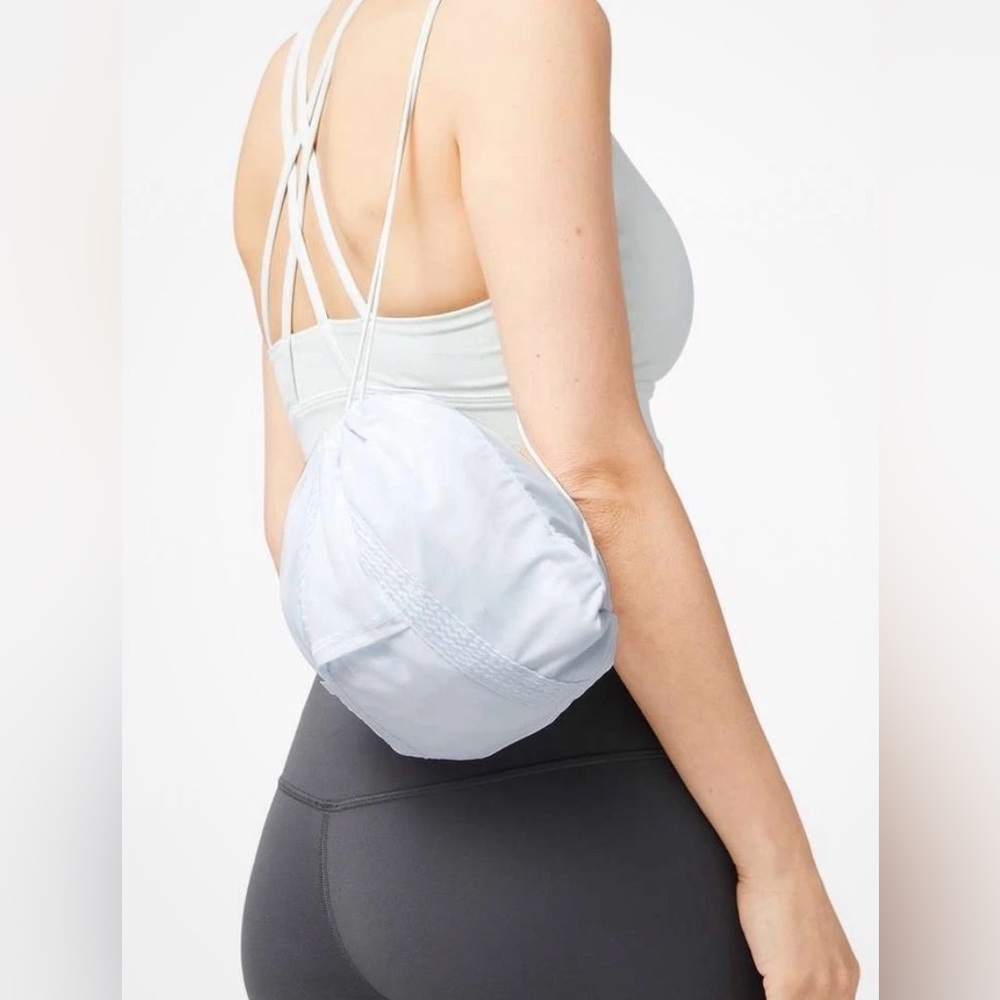 Lululemon Pack Light Pullover Packable Windbreake… - image 7